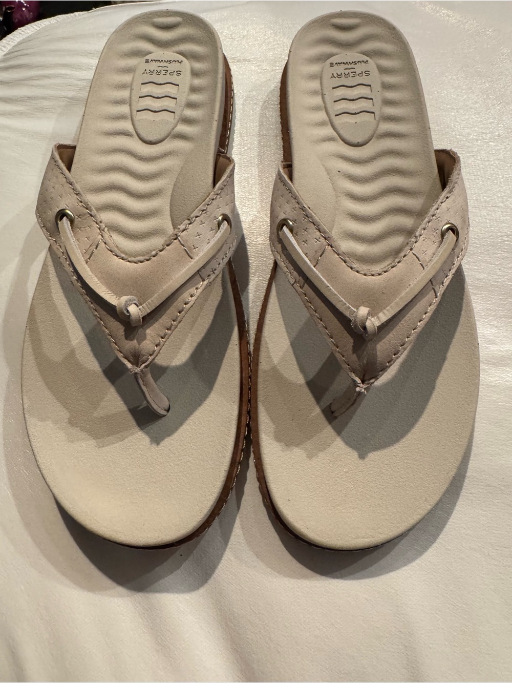 Sperry Women’s Light Beige Suede Thong Sandals